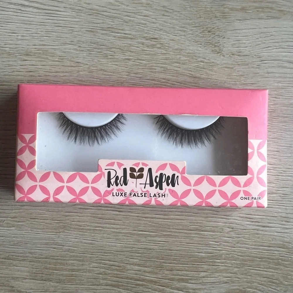 Red + Aspen Luxe False Lash Set. Bundle of six unused faux lashes! NEW! - Picture 6 of 7